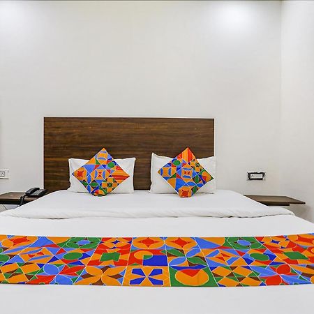 Fabhotel Kinsfolk กาเซียบัด ภายนอก รูปภาพ