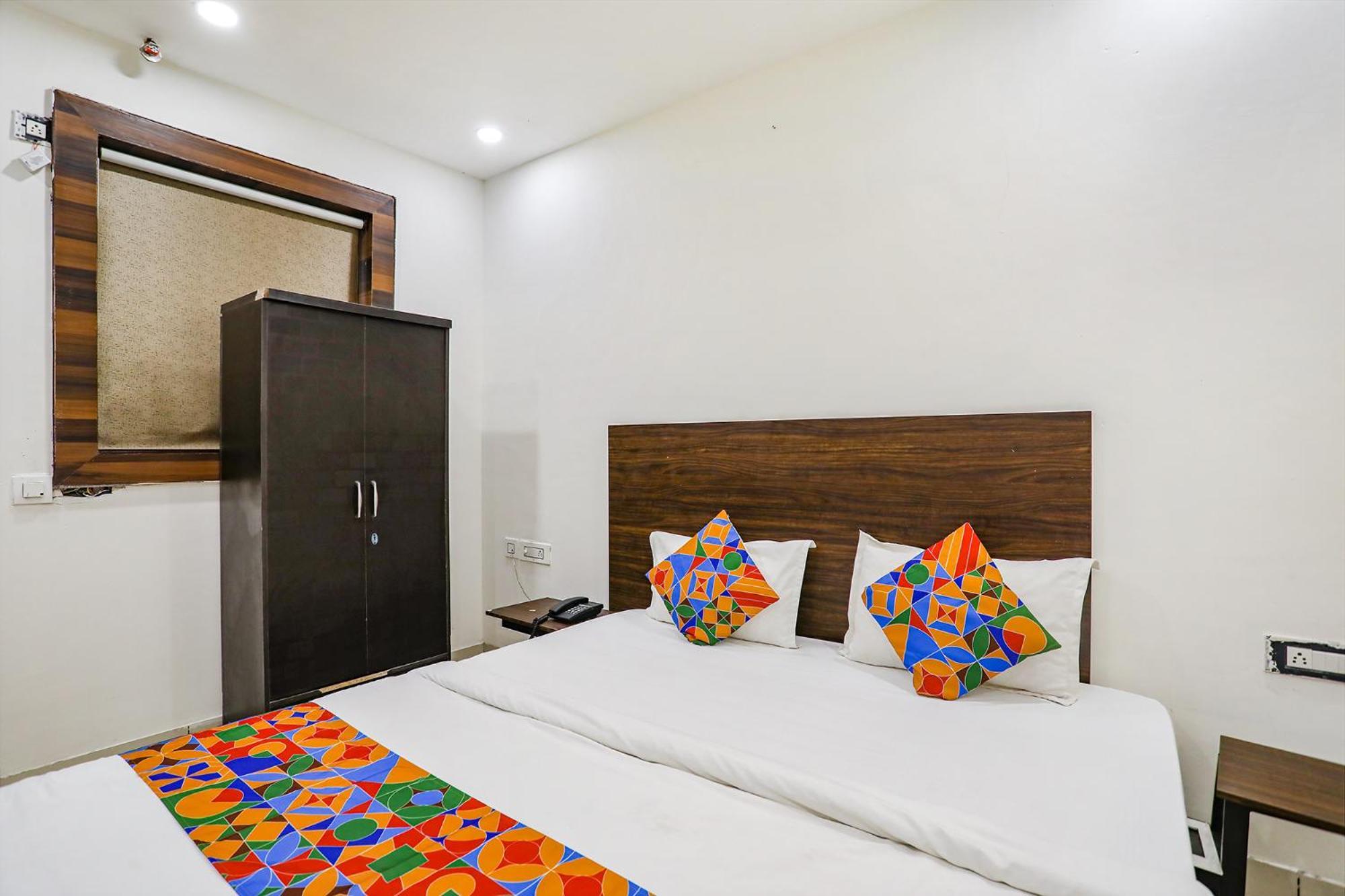 Fabhotel Kinsfolk กาเซียบัด ภายนอก รูปภาพ