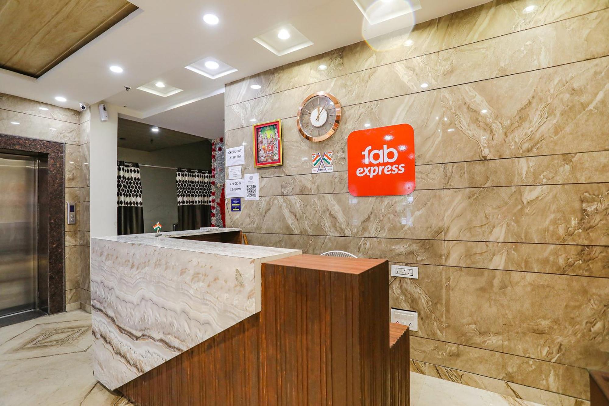 Fabhotel Kinsfolk กาเซียบัด ภายนอก รูปภาพ