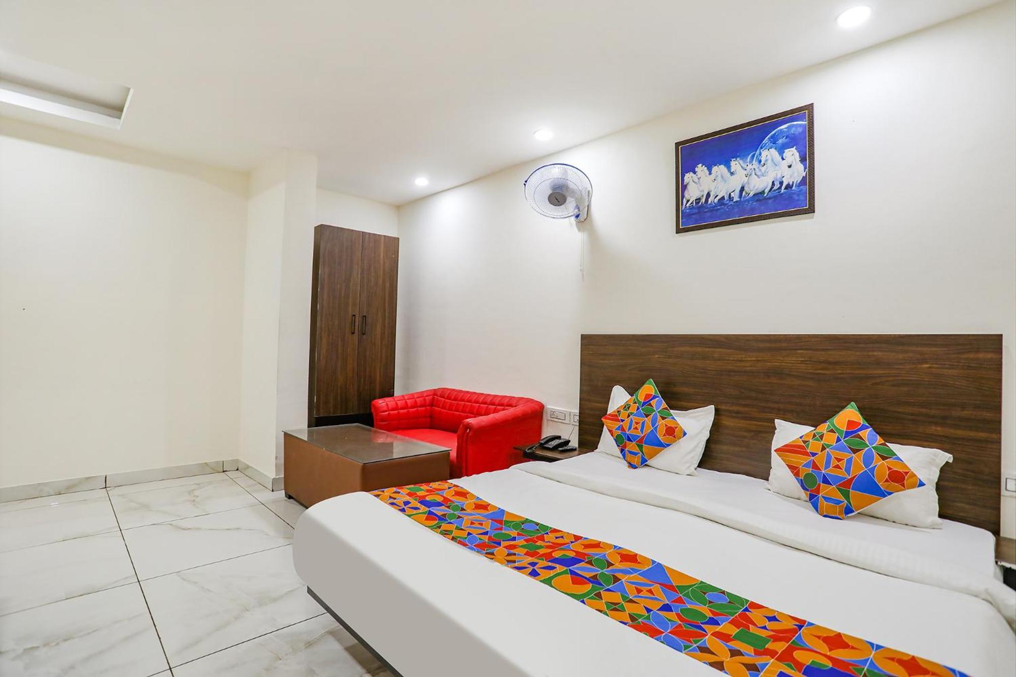 Fabhotel Kinsfolk กาเซียบัด ภายนอก รูปภาพ