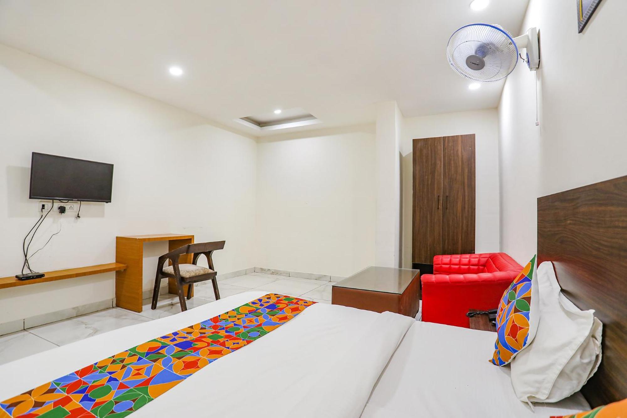 Fabhotel Kinsfolk กาเซียบัด ภายนอก รูปภาพ