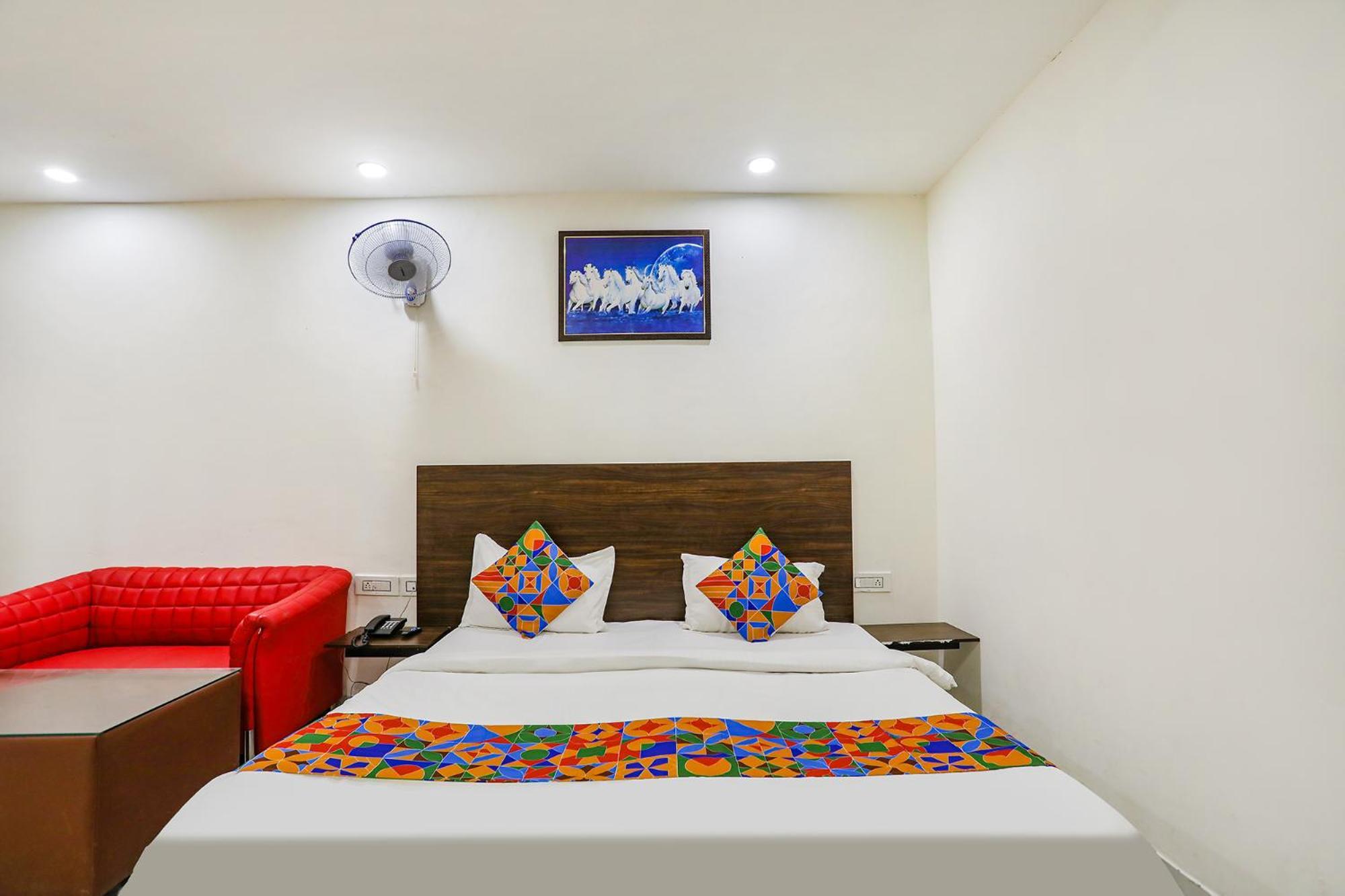 Fabhotel Kinsfolk กาเซียบัด ภายนอก รูปภาพ