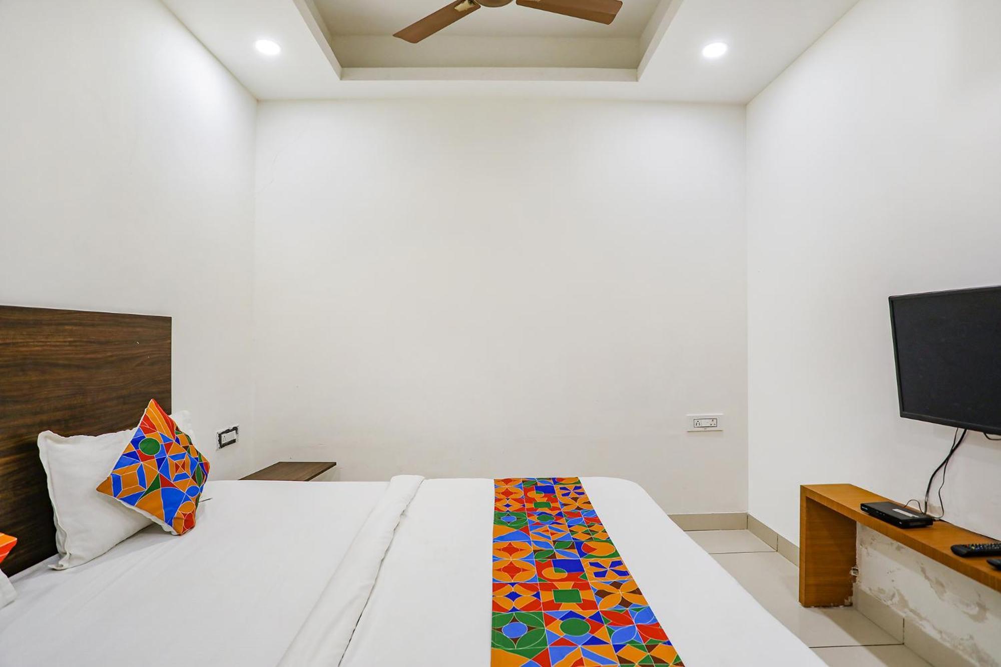 Fabhotel Kinsfolk กาเซียบัด ภายนอก รูปภาพ