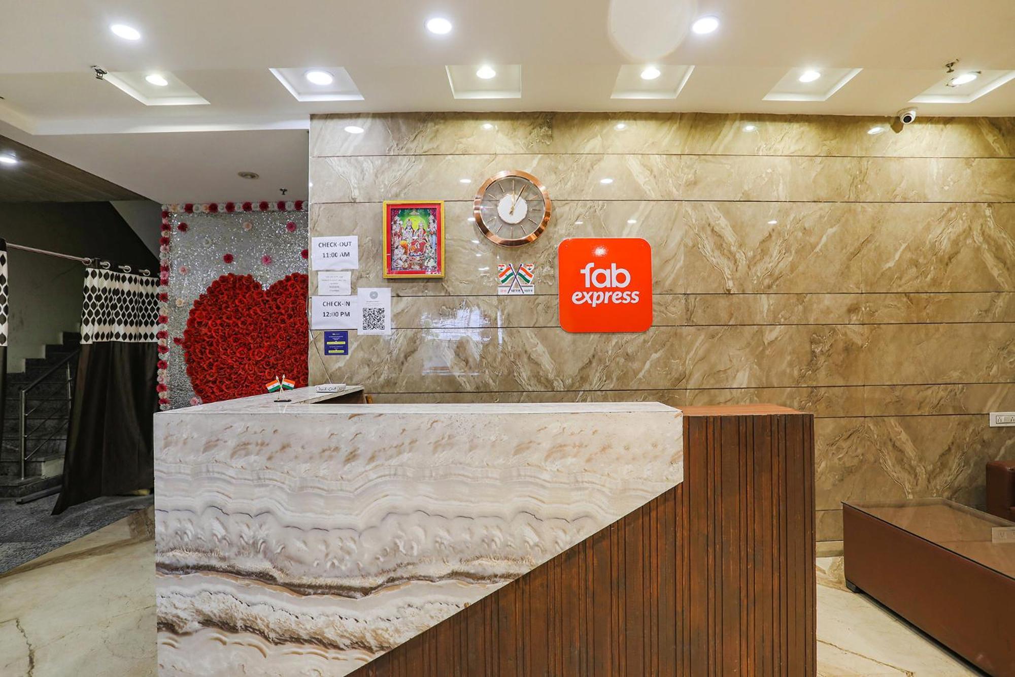 Fabhotel Kinsfolk กาเซียบัด ภายนอก รูปภาพ